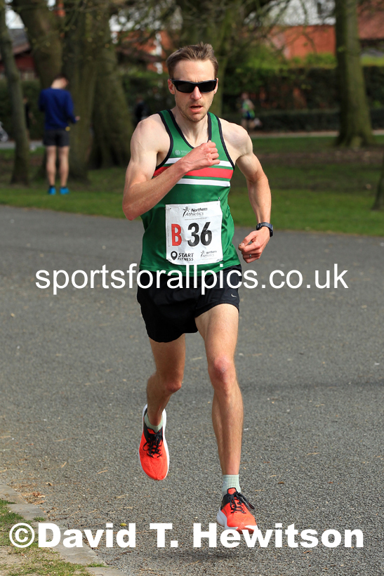 Senior Mens Northern 12 Stage Road Relay, 2022 Northern 12 and 6 Stage Road Relays,  Birkenhead Park, Birkenhead, Wirral.  Photo: David T. Hewitson/Sports for All Pics